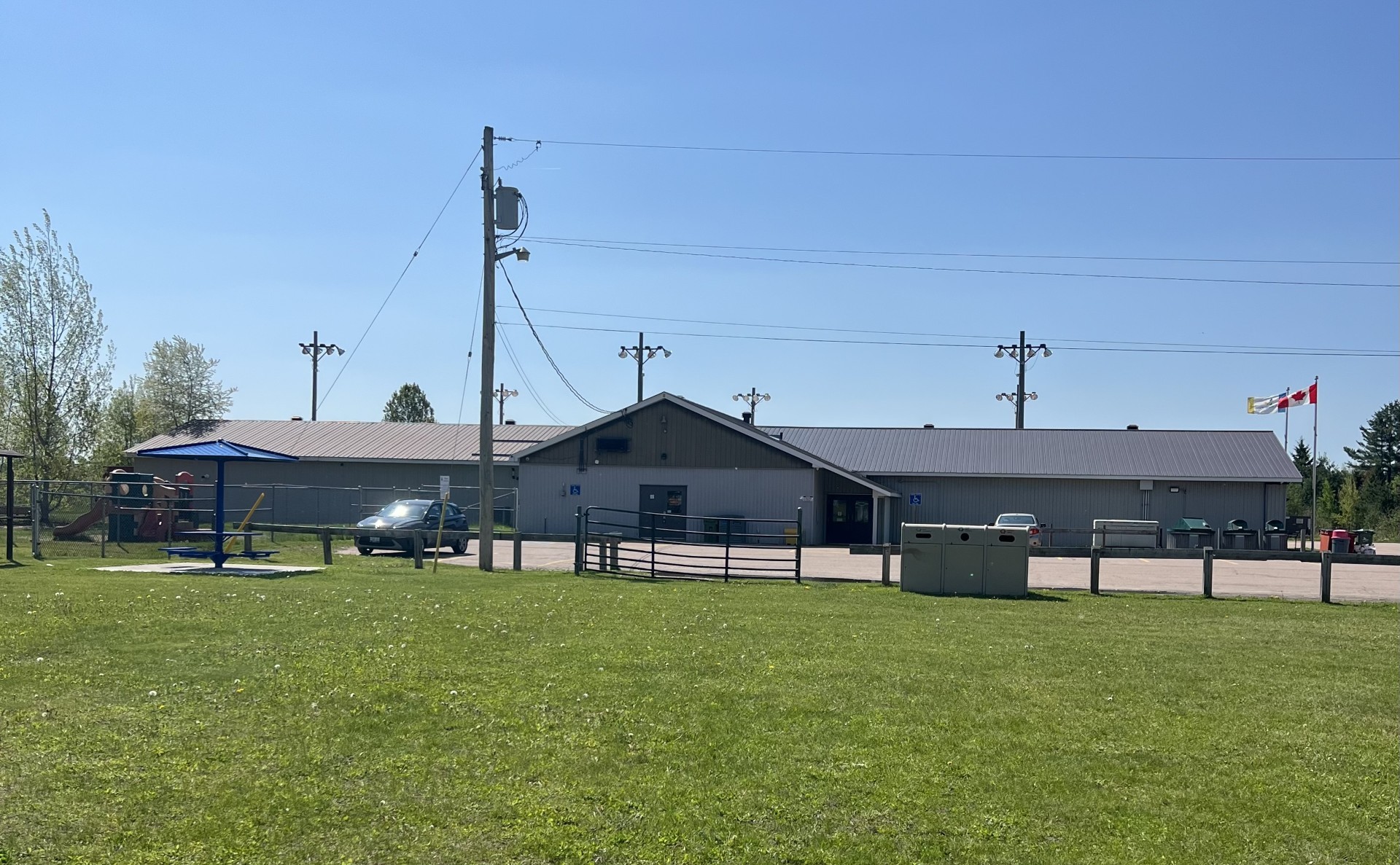 Picture of the recreation centre.